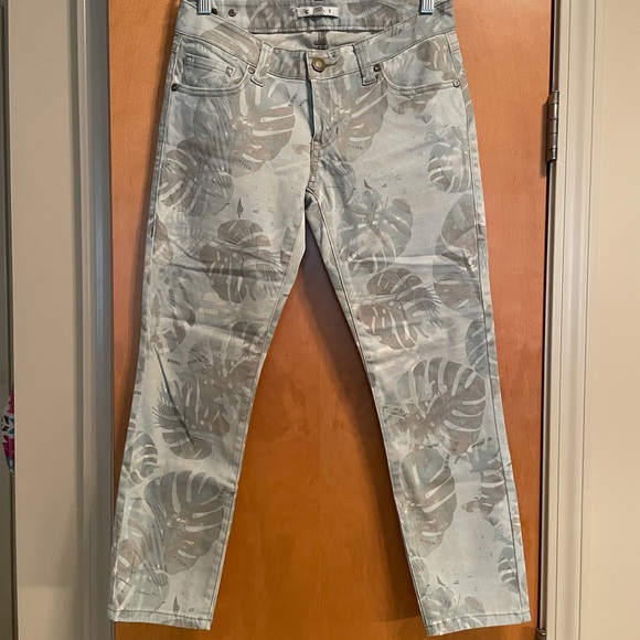 CAbi Paradise Palm Print Cropped Skinny Jean - Picture 1 of 8